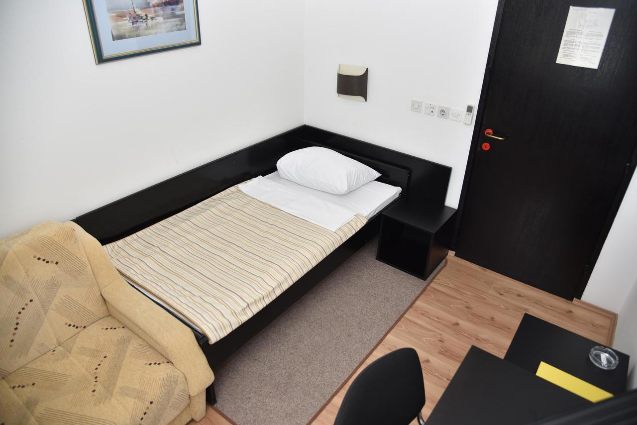 Hotel Park Nasice Esterno foto